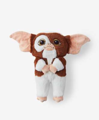 Juguete de peluche - SKU/PLU: 614557 El peluche con licencia de los Gremlins está diseñado para los pequeños amantes de los abrazos. Es un gran compañero de siestas y paseos y además, funciona como elemento de decoración para la habitación. El regalo más divertido y cariñoso para todos los niños y niñas.