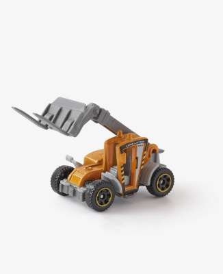 Coche Matchbox - SKU/PLU: 606651 El coche Matchbox es un juguete que hará las delicias de todos los pequeños entusiastas de la automoción. Este modelo reproduce fielmente un coche real, lo que permite a los niños recrear escenas de aventuras cotidianas. Gracias a su tamaño compacto, funciona muy bien tanto en casa como fuera de ella. Para niños a partir de 3 años.